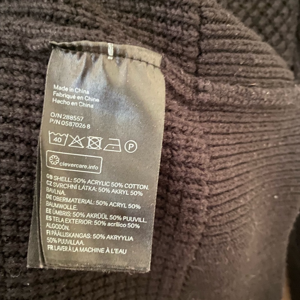 H&M Sweater - Picture 5 of 5